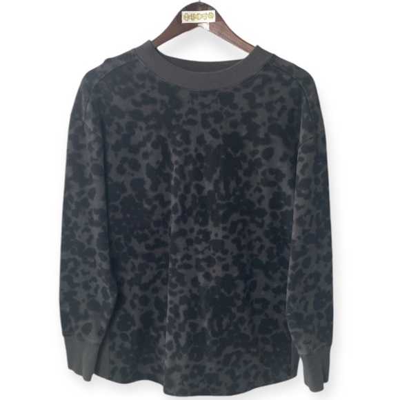 all in motion Tops - ALL in MOTION printed sweatshirt // L